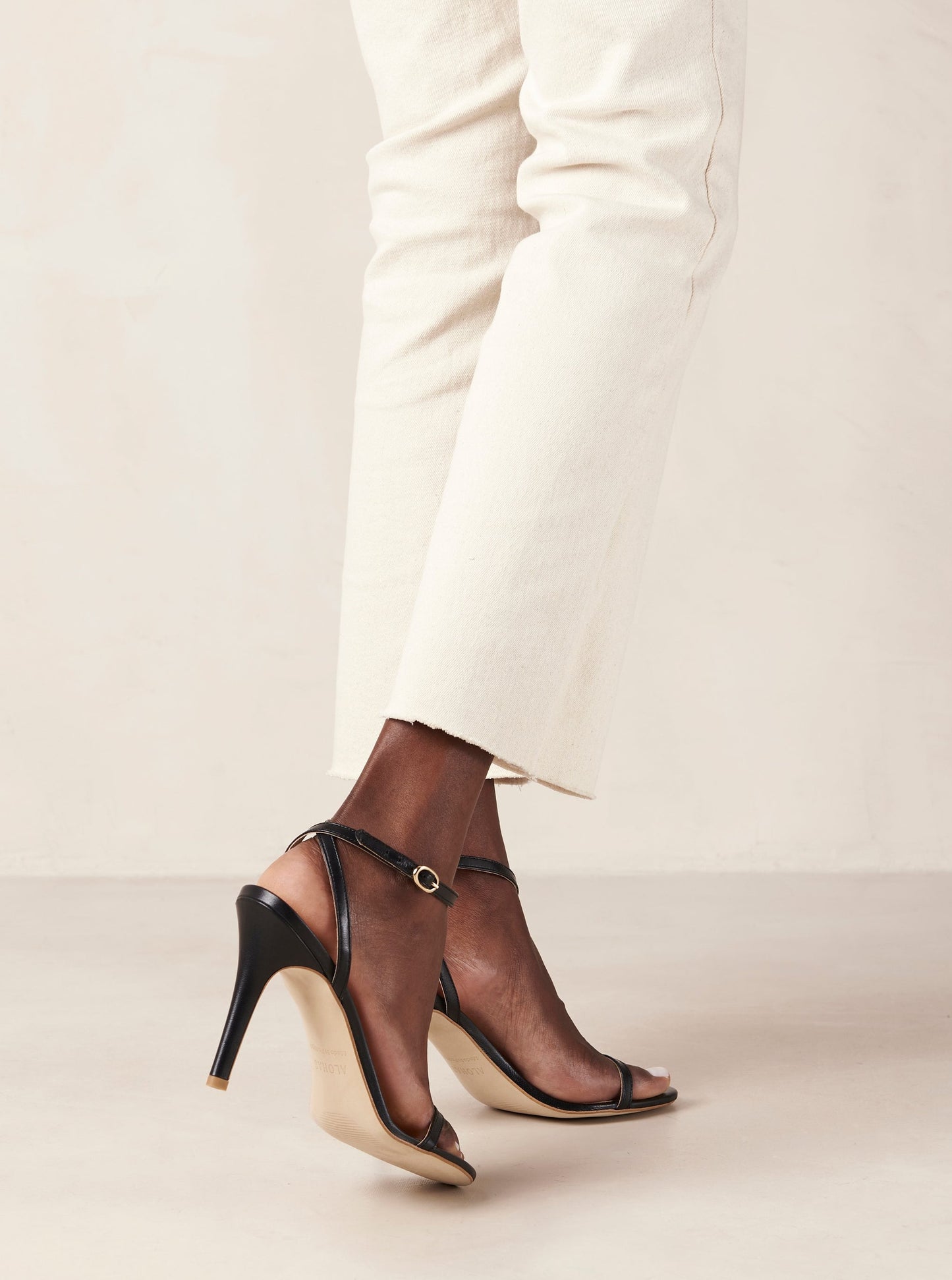 Alohas Otis Black Leather Sandals