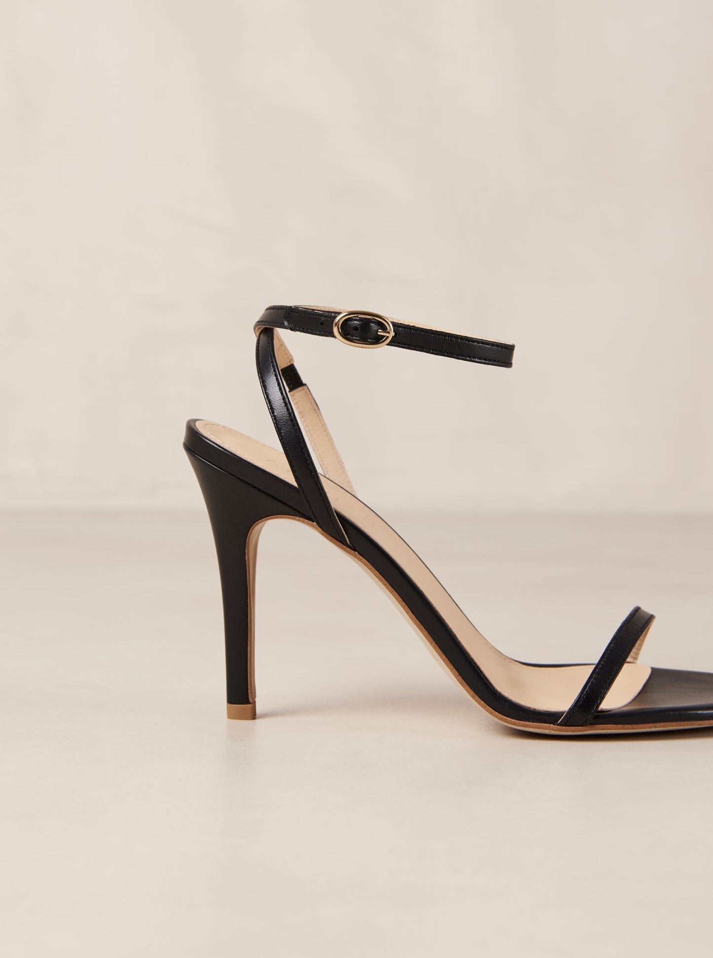 Alohas Otis Black Leather Sandals
