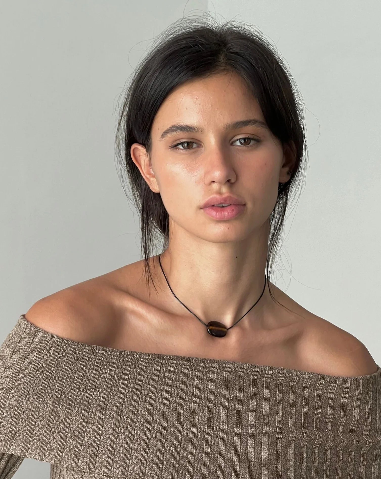 Nuri Studios Small Brown Glass Oval Necklace