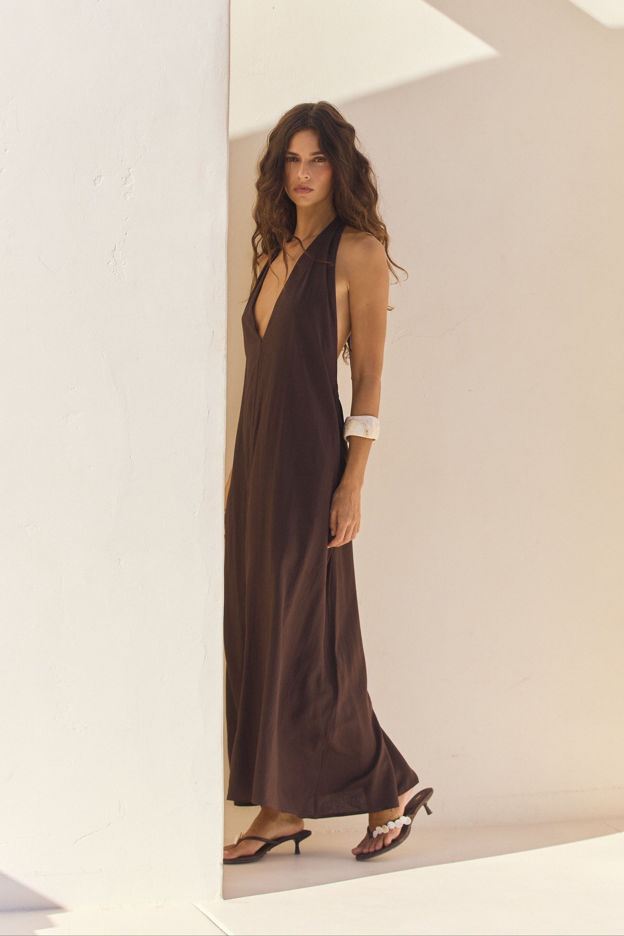 loose halter maxi dress Brown Linen Blend Plunge Chic crepe knit shapes Size:60/L Matte Satin One-Shoulder Drop Beautiful Draped Neckline