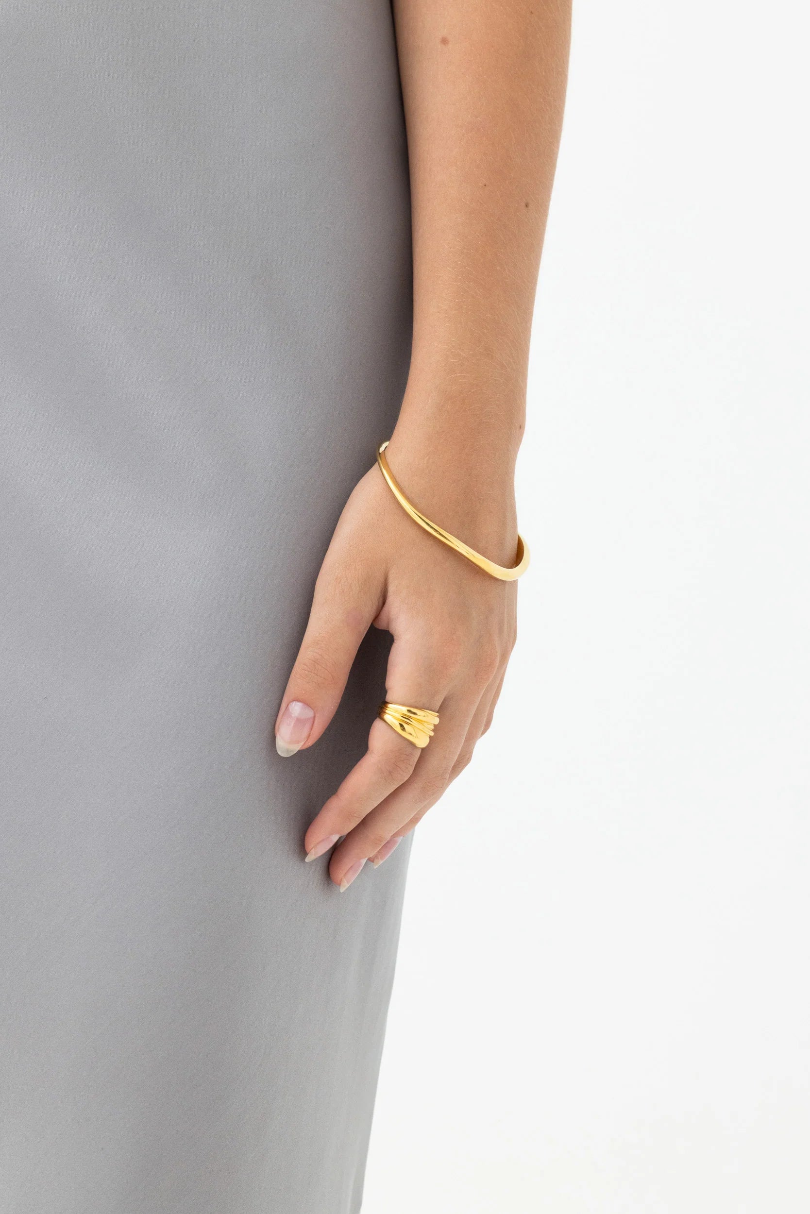 Nina Gordon Gold Fundamental Bangle