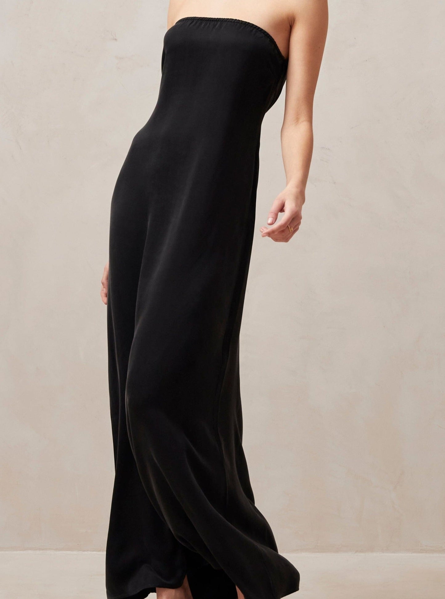 Alohas Ilia Strapless Black Midi Dress