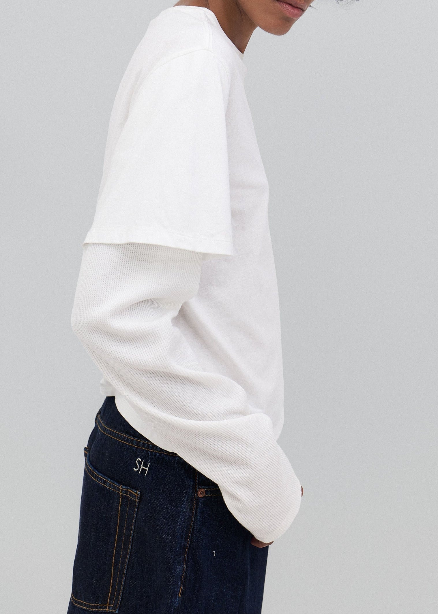 250527_STILL_HERE_53_2Tee_in_White_Thermal_3732.jpg
