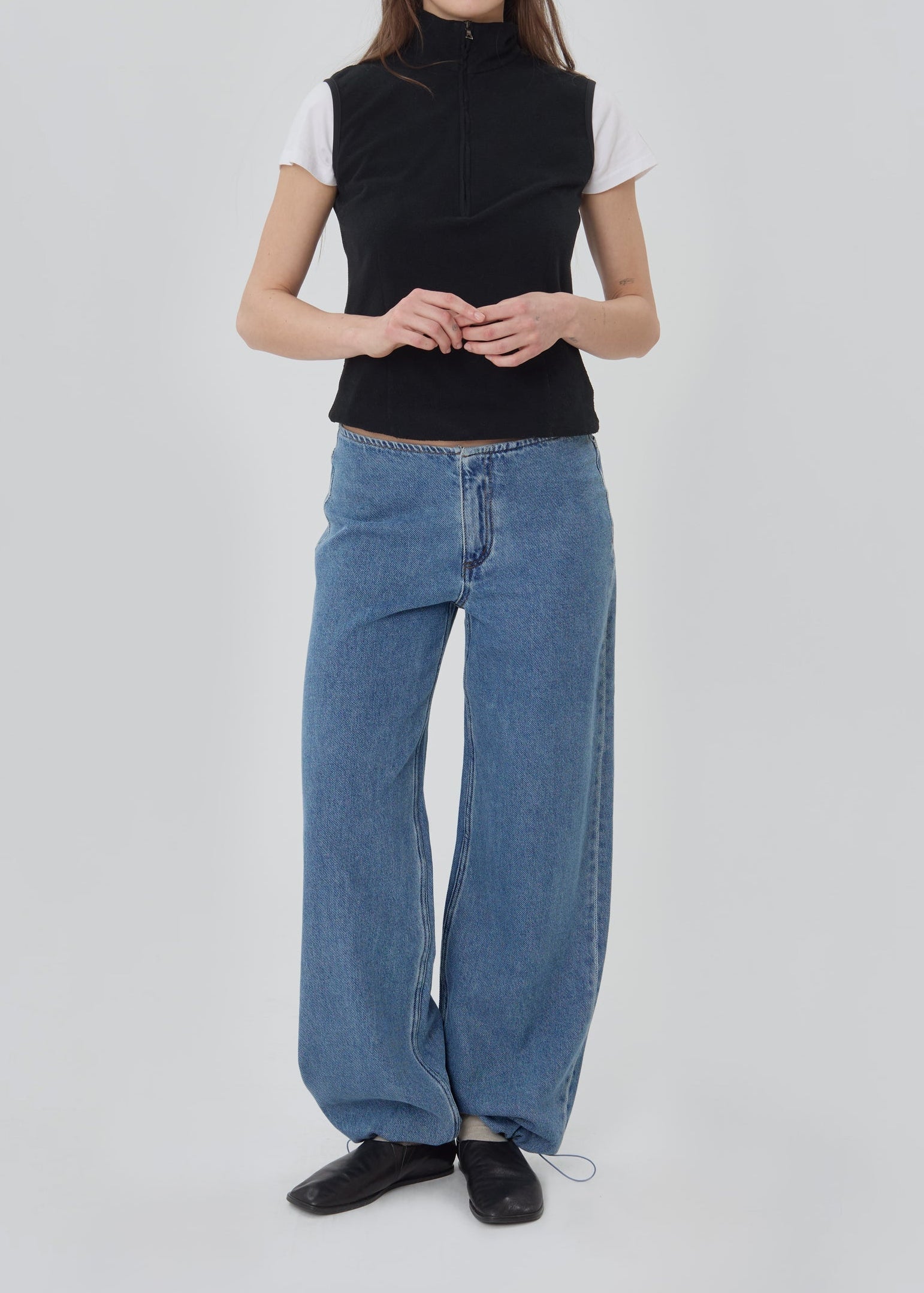 251211_Still_Here_December_Ecomm_Sport_Jean_Classic_Blue_0158.jpg