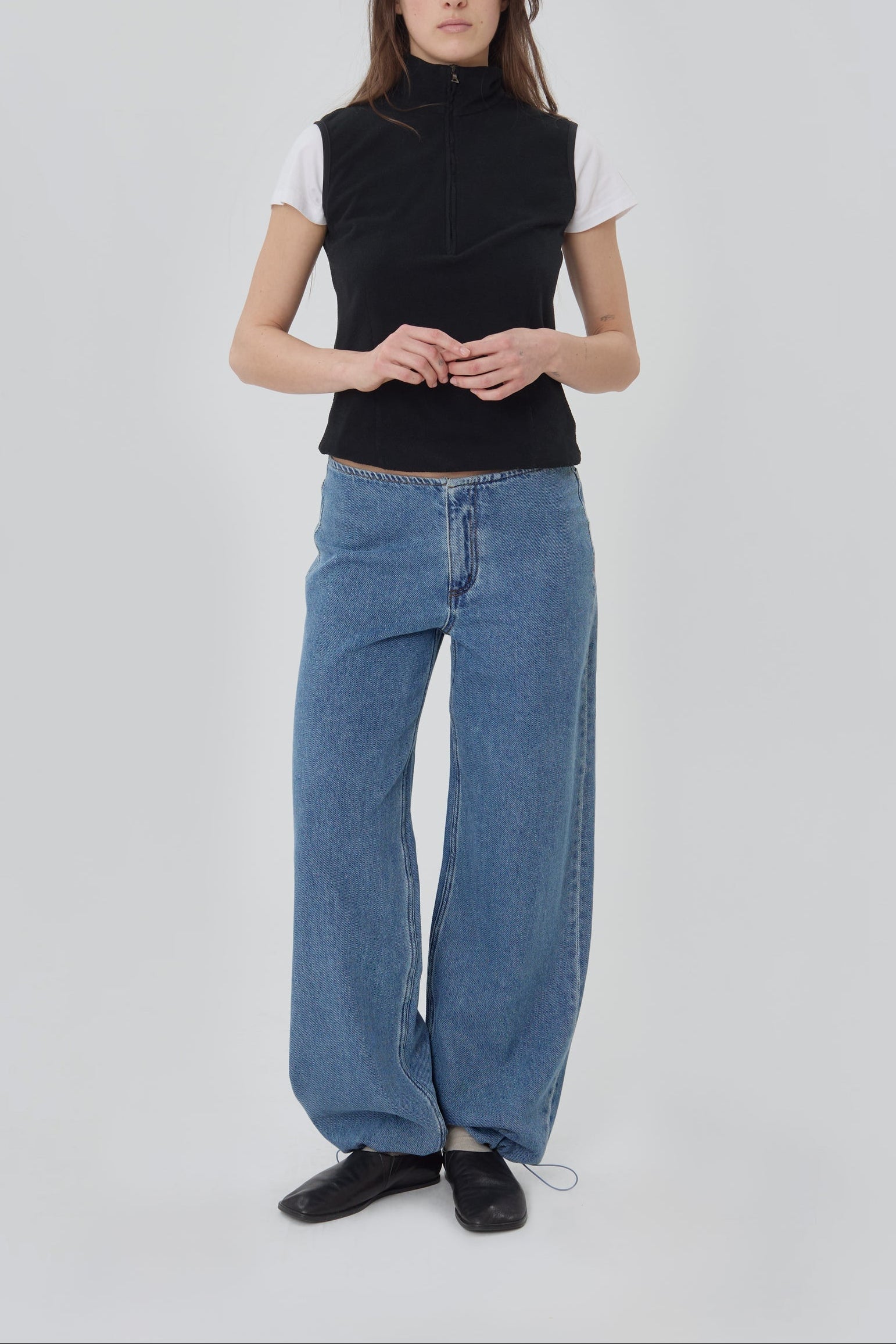 251211_Still_Here_December_Ecomm_Sport_Jean_Classic_Blue_0158.jpg