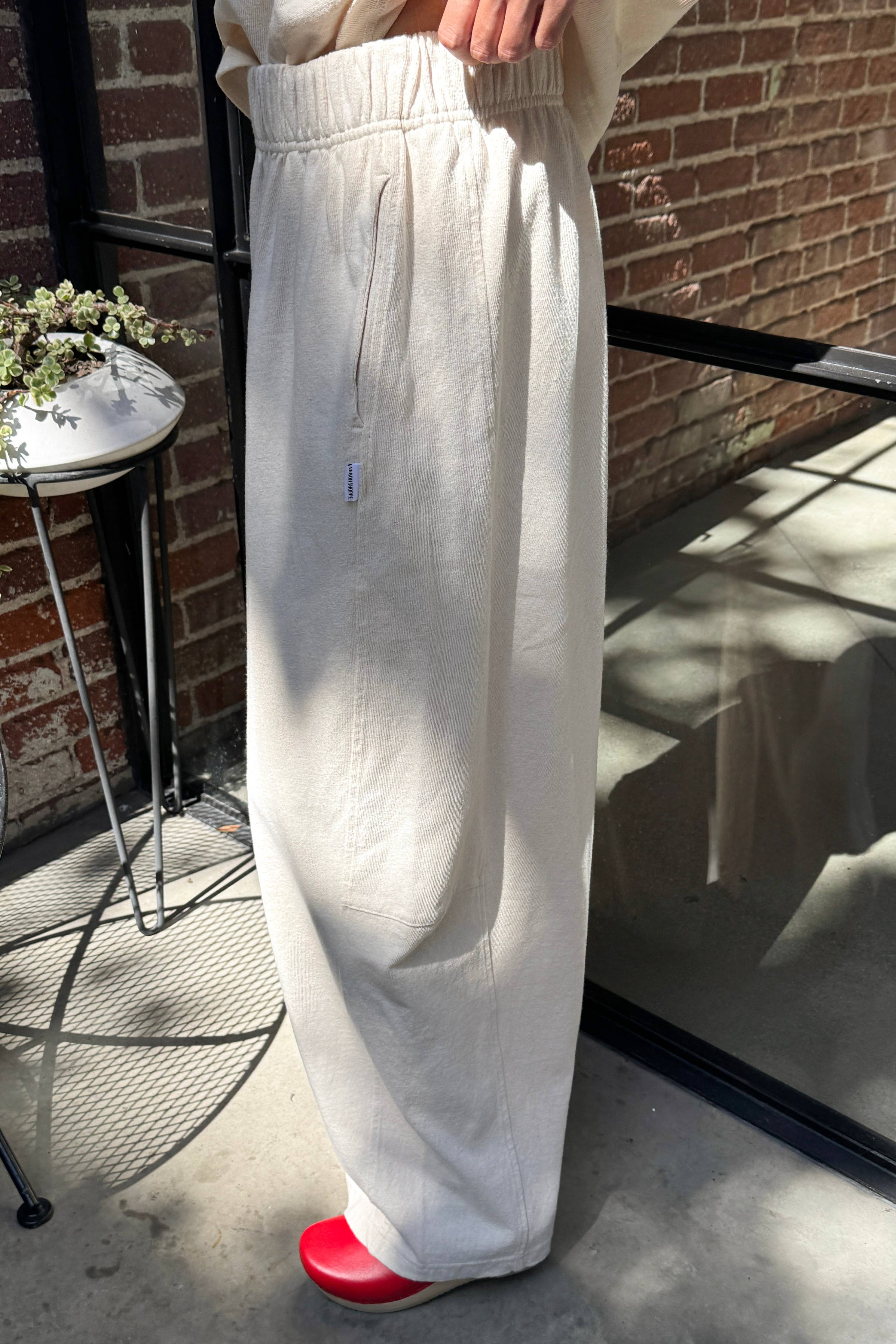 Le Bon Shoppe Bare Pants in Naturel