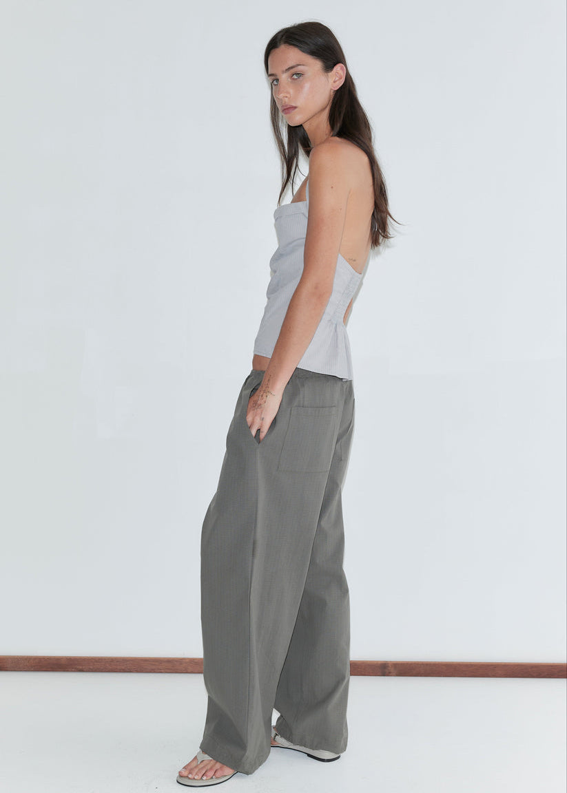 260107_DEIJI_05_CONTRAST_PANT_KHAKI_GRID_FOLD_OVER_HALTER_BLUE_GREY_STRIPE_7867.jpg