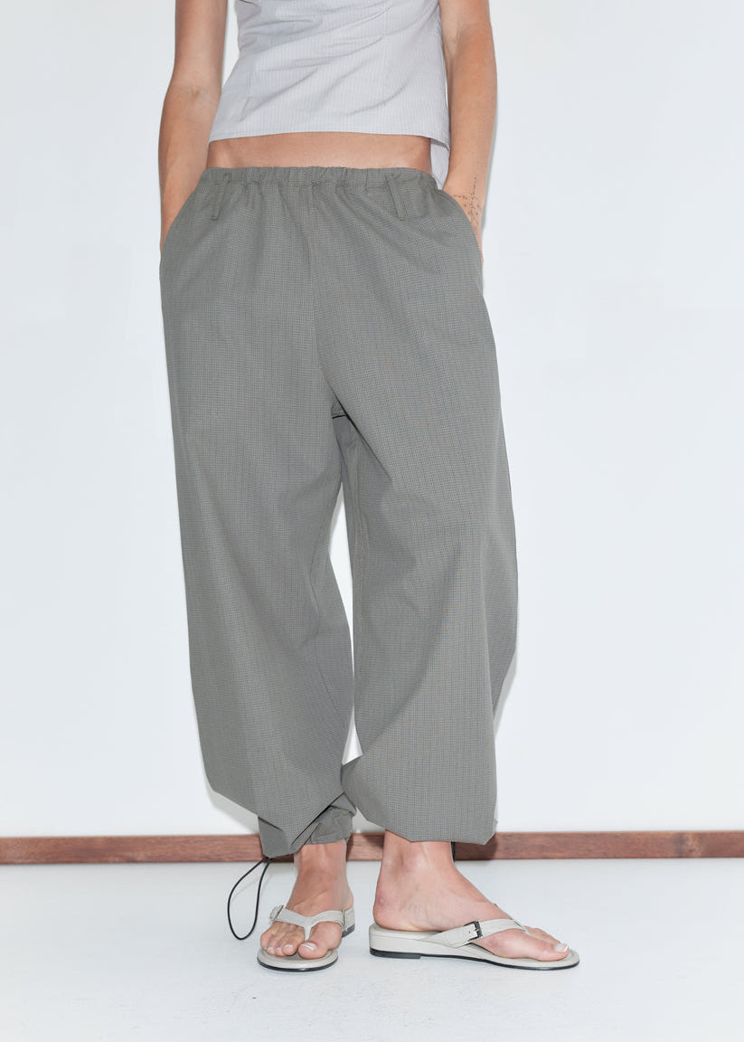 260107_DEIJI_05_CONTRAST_PANT_KHAKI_GRID_FOLD_OVER_HALTER_BLUE_GREY_STRIPE_7894.jpg