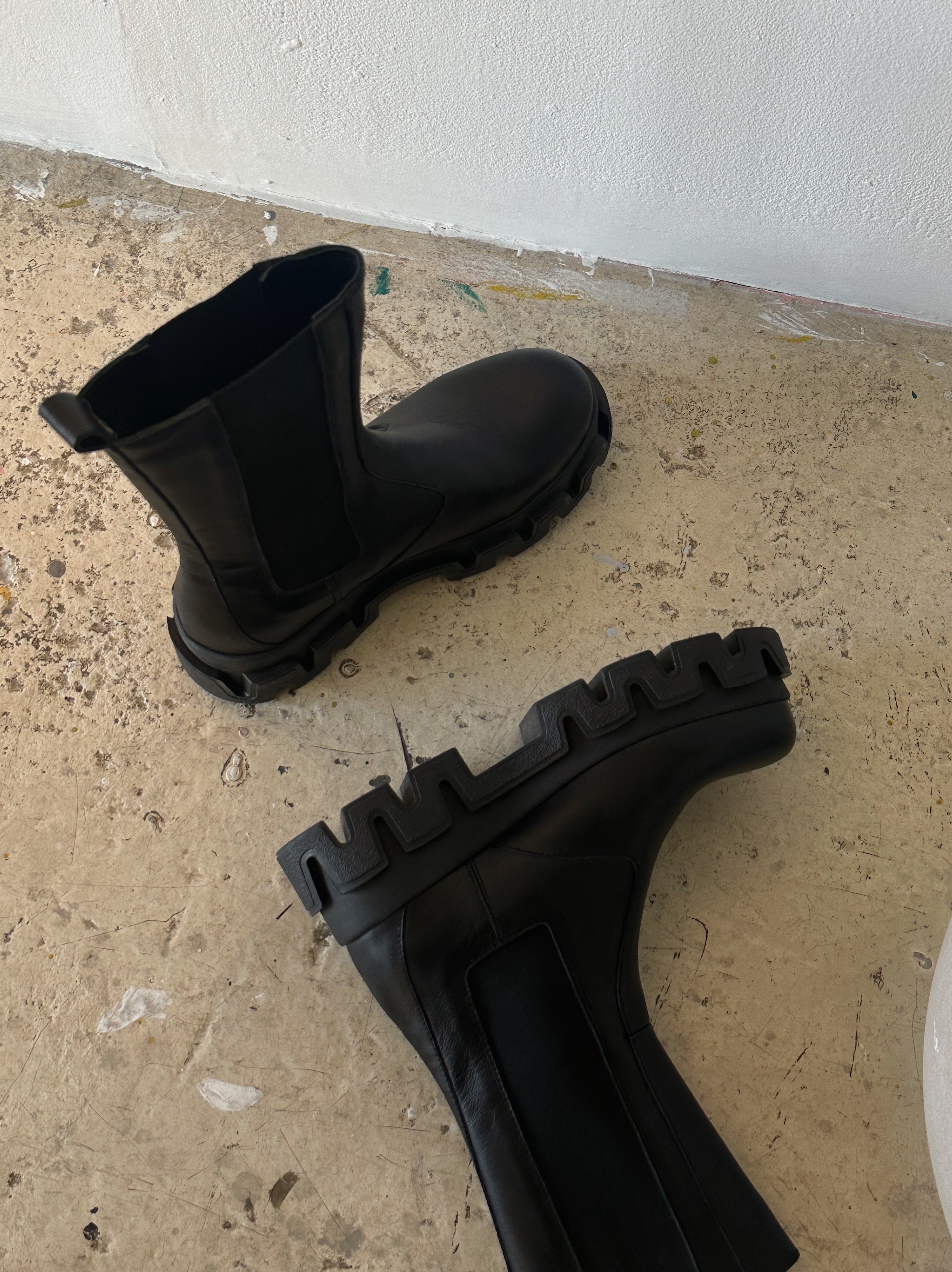 Alohas Anastasia Black Leather Ankle Boots