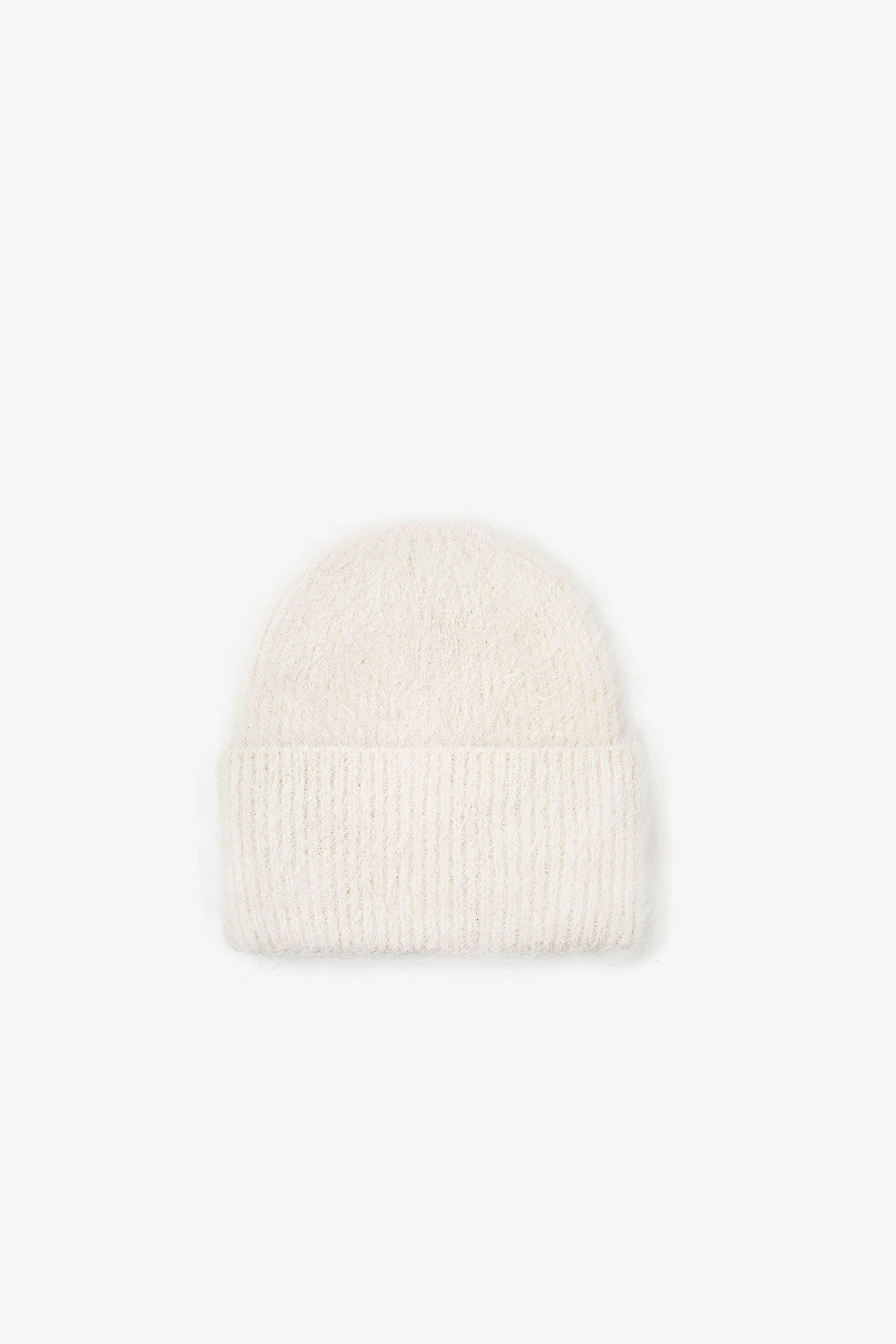 The Alpaca Beanie in Arctic White