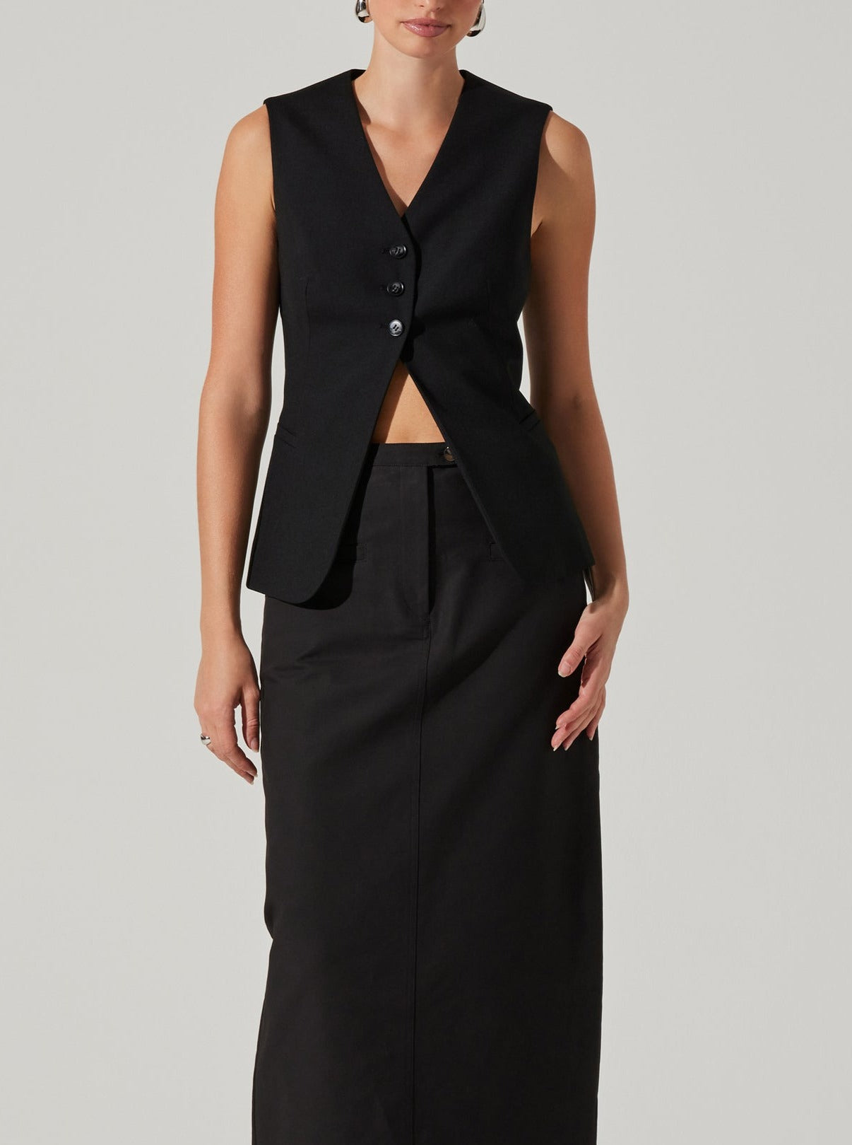 Black Fit and Flare Delphia Vest