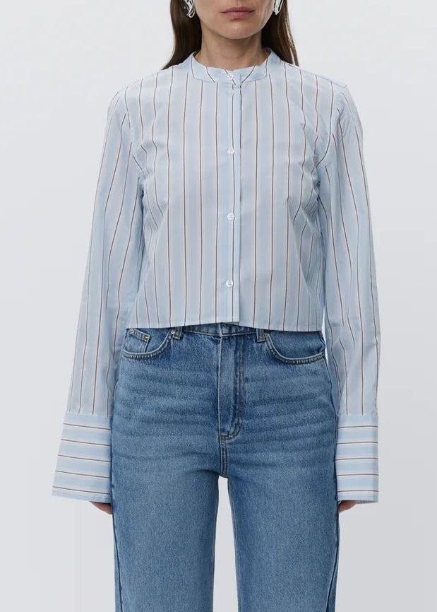 Alexi_-_Classic_Stripe_RD-Shirts_Blouses-DAY65243538-500005_LIGHT_BLUE.webp