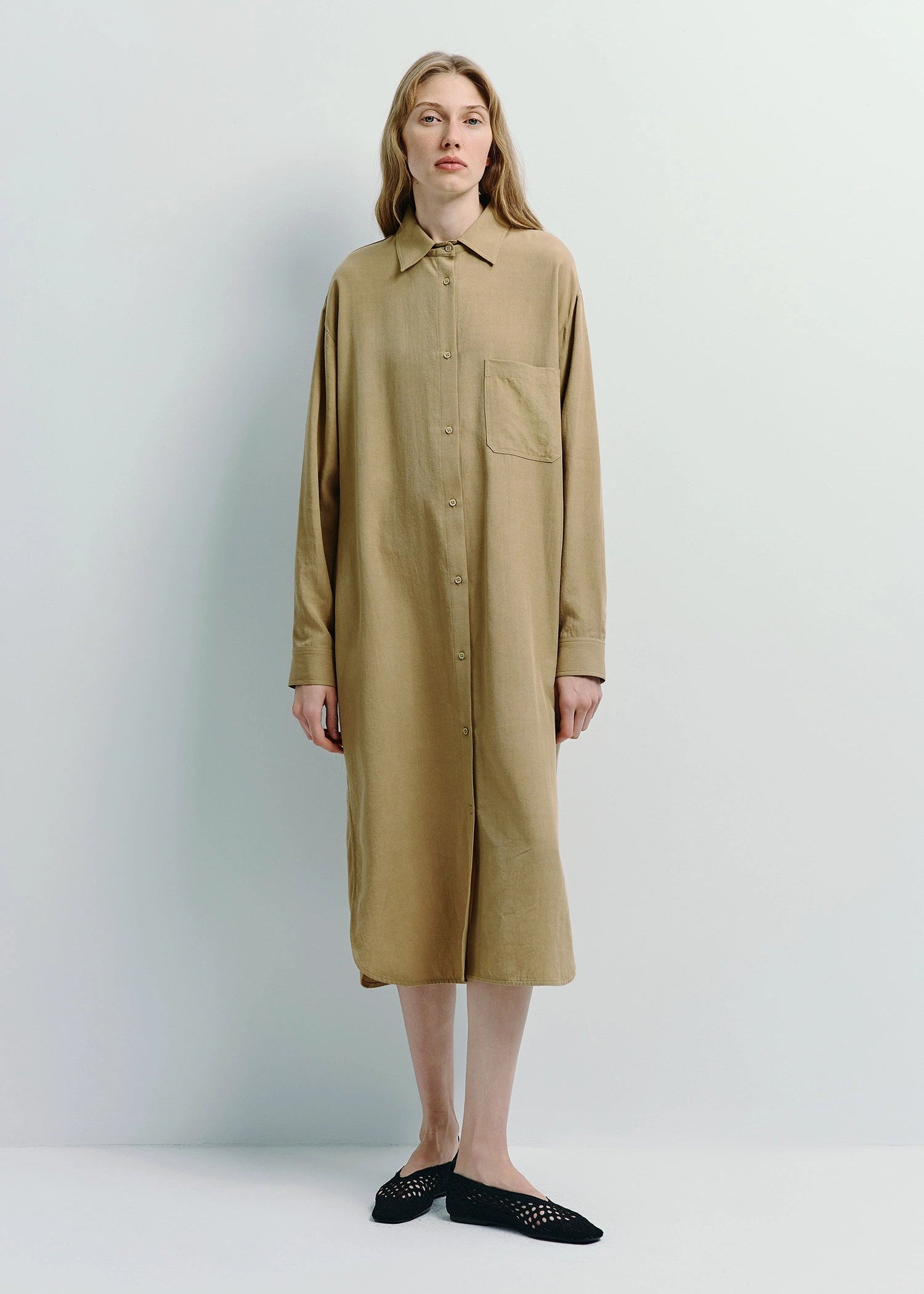 CarelShirtDress_Khaki_2_1_5760x_4f3cc2c1-9d18-45ac-b6ca-11fbb4b6ede9.jpg