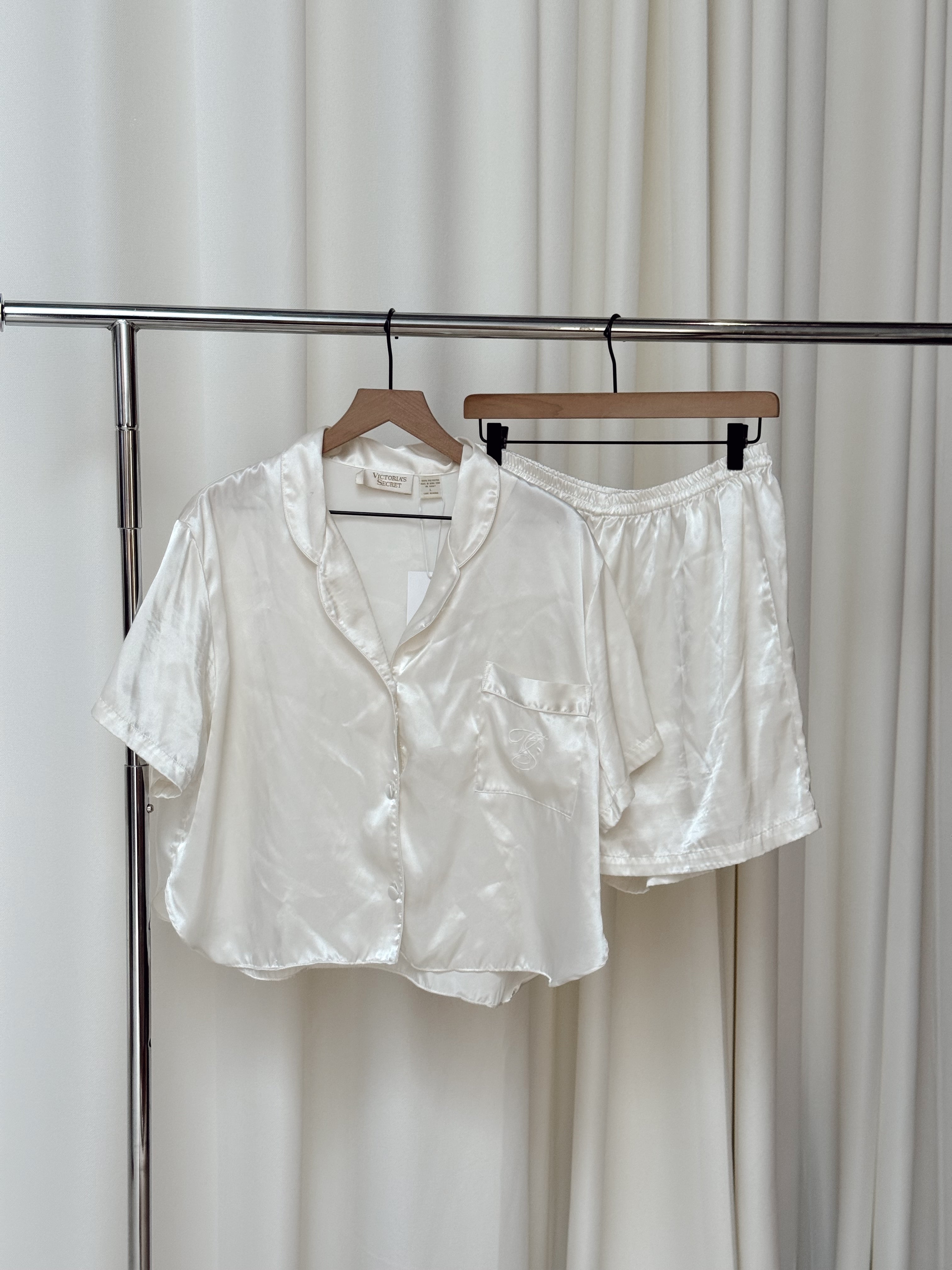DS-GoldLabelVictoriaSecretSet-3.jpg