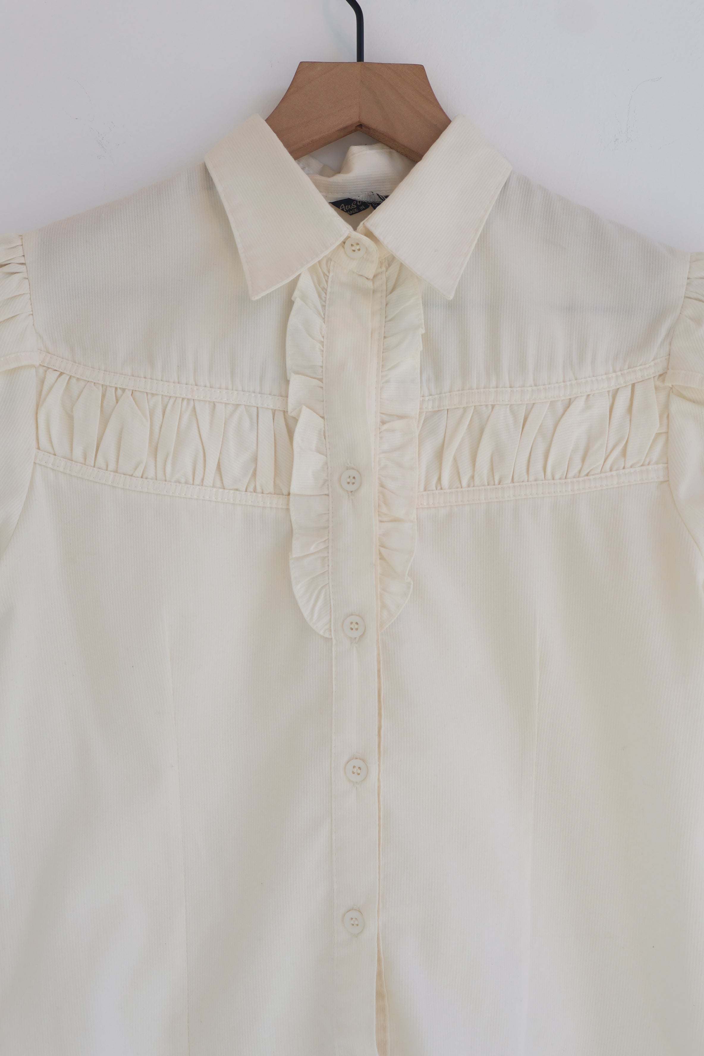 Vintage Cream Tulip Sleeve Blouse