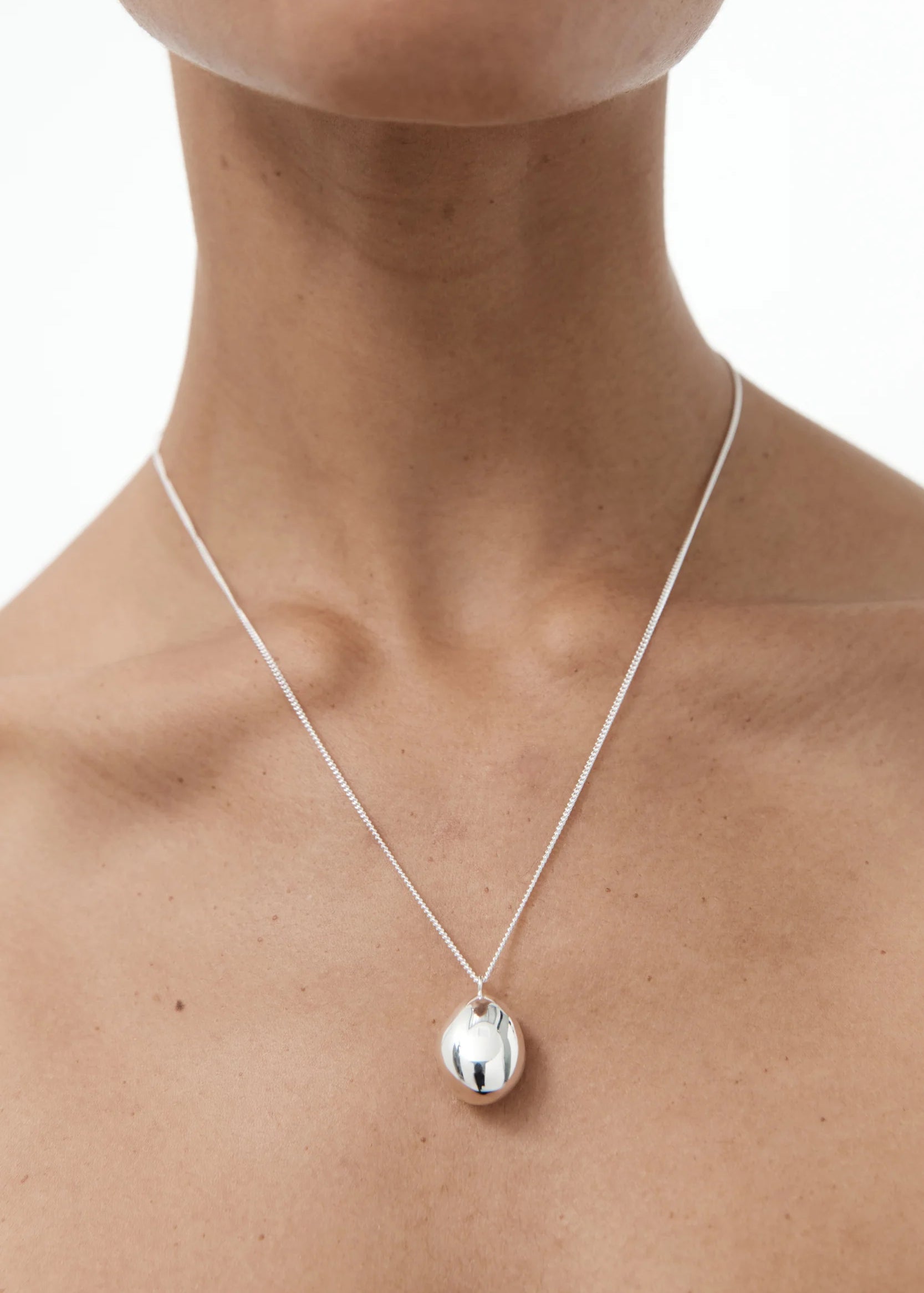 NinaGordon-DropNecklace-Silver.webp