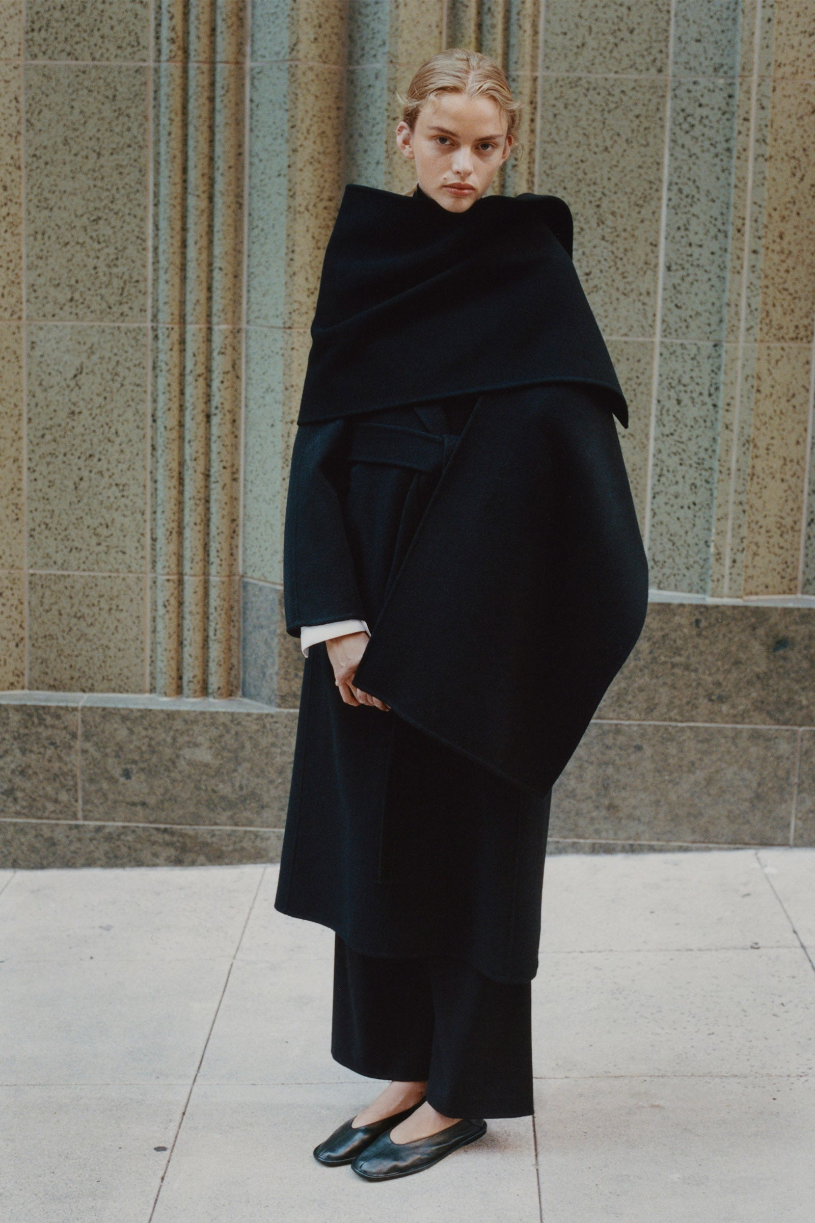 RueSophie_GrandScarfMidiCoat_Black_12_6400x_f119fccd-3900-4146-bc9a-fd9cb4f9f10b.jpg