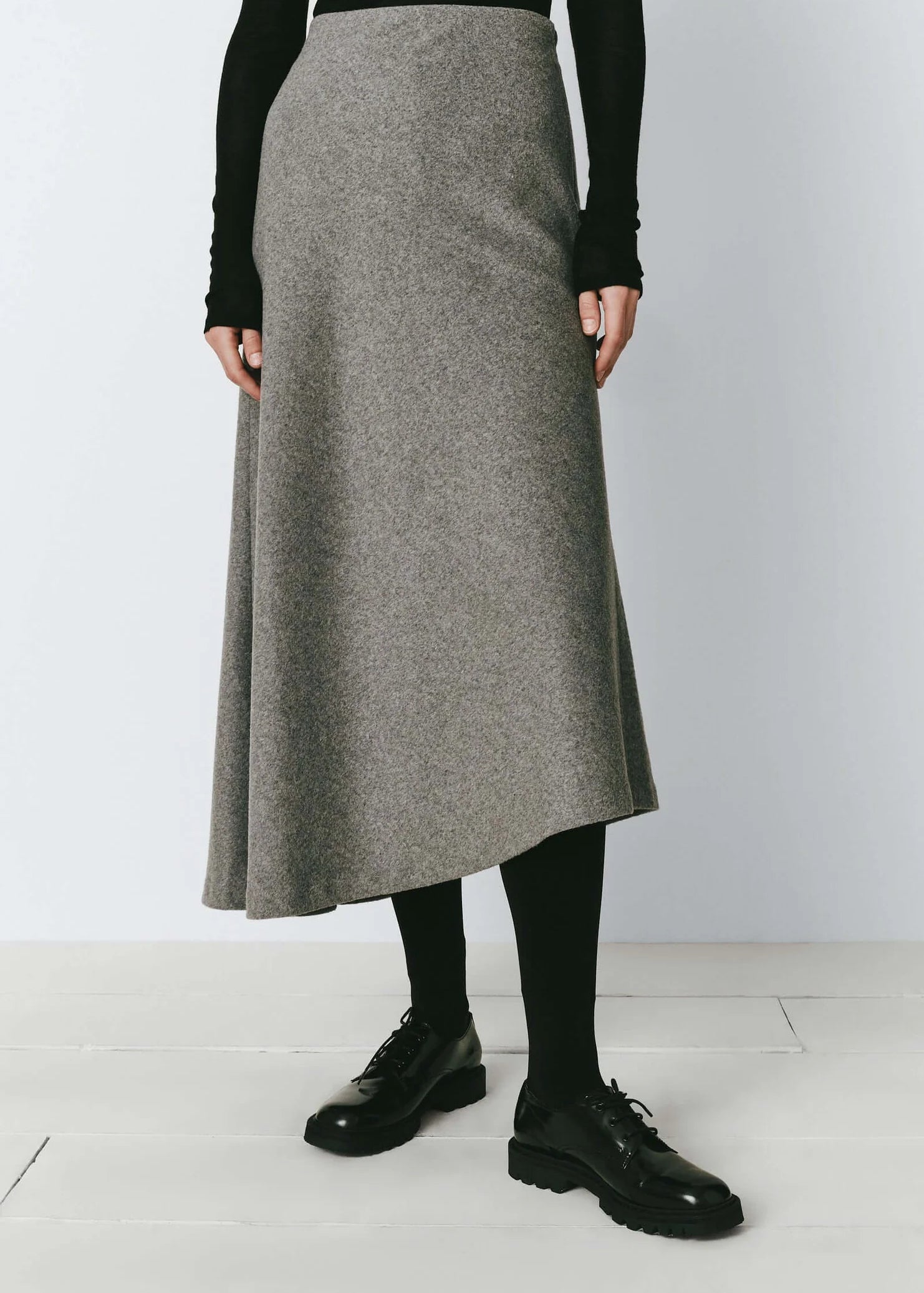 RueSophie_LeonideMidiSkirt_Grey_4_1482x_f5d4823b-3b39-44c9-af5b-cb15893c3fa5.webp