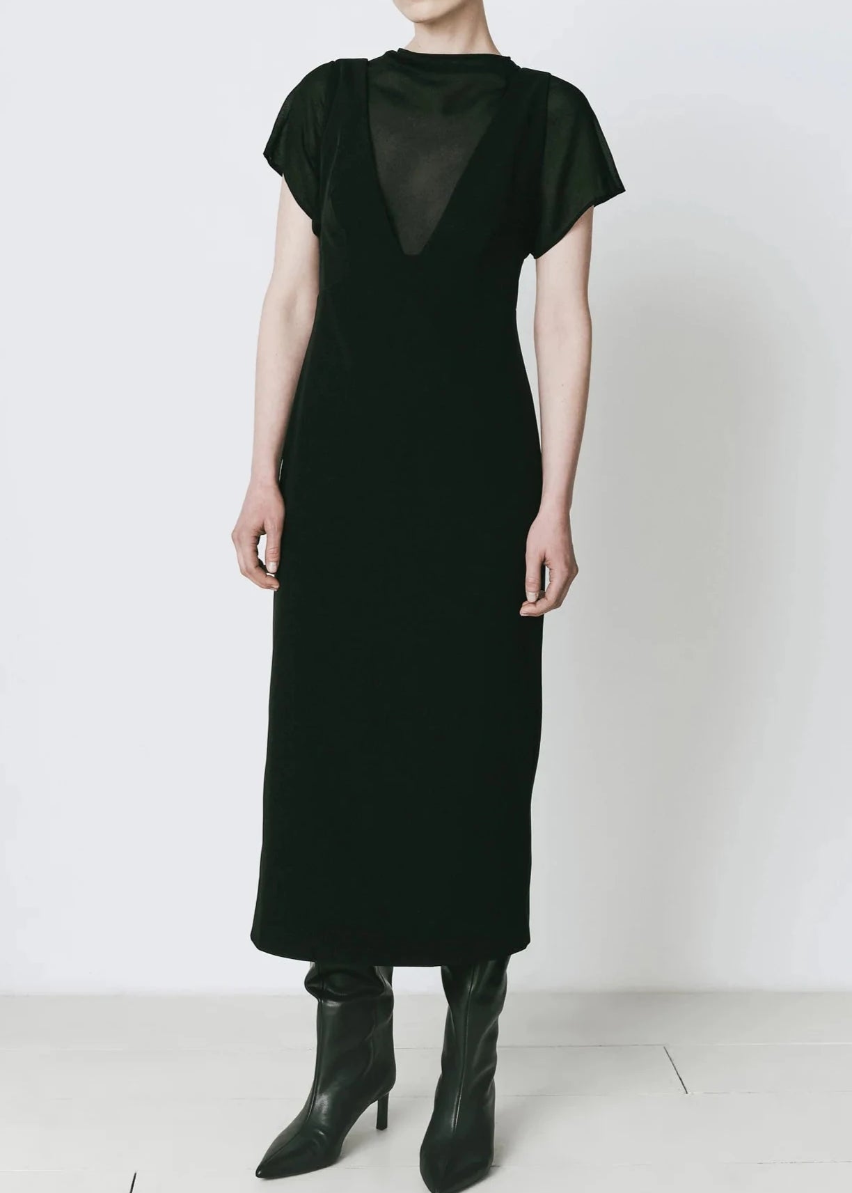 RueSophie_MelisMidiDress_Black_1_2560x_9ca03592-2c63-4c42-984c-bb2e895b761d.webp