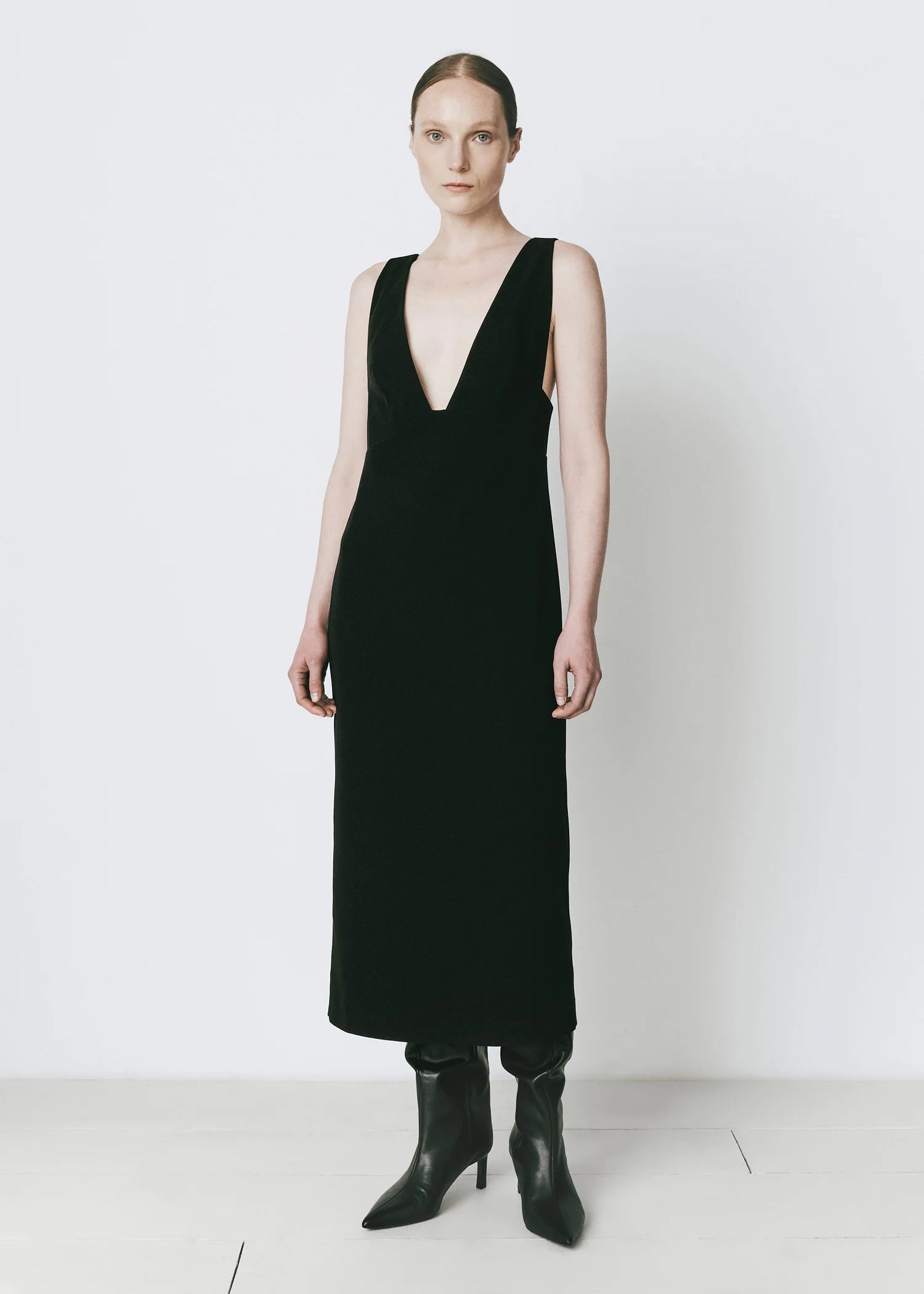 RueSophie_MelisMidiDress_Black_4_2560x_f2cc1330-2738-4af1-84a2-113c96640cac.webp