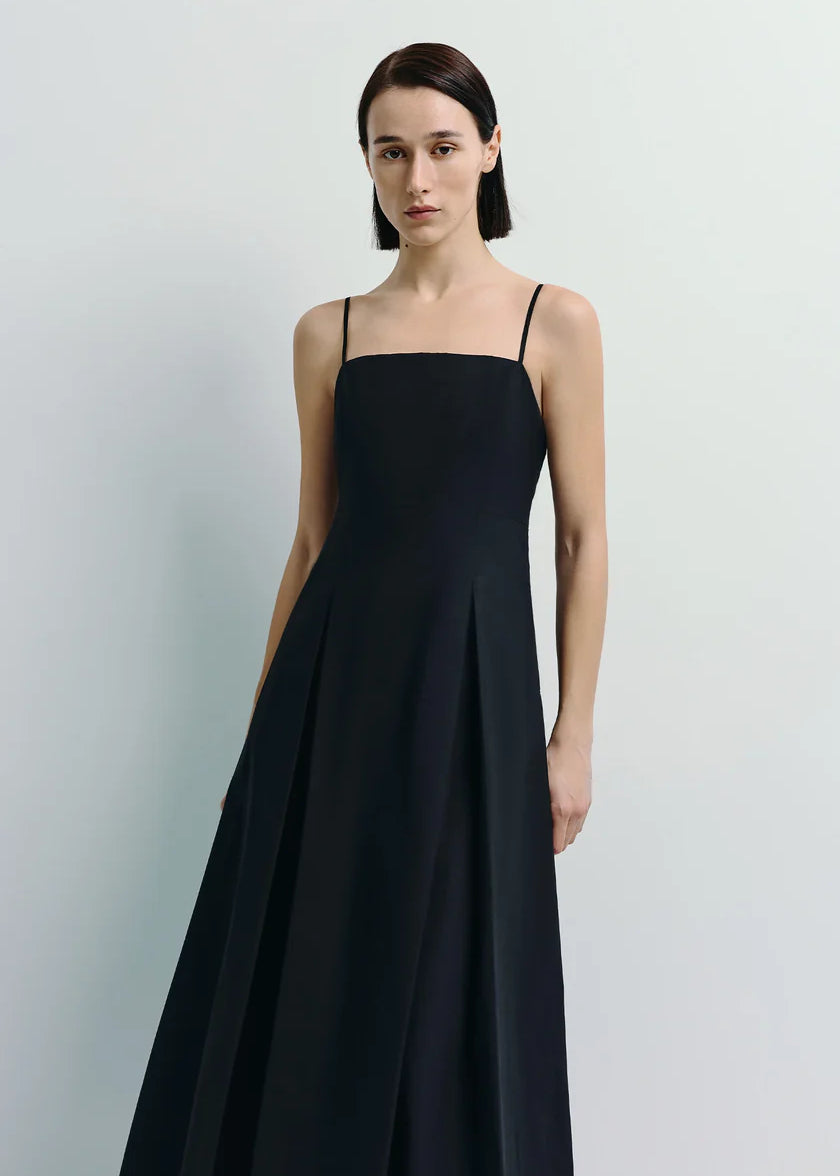 S225DS713__NantesDress_Black-4_840x_ca4a2bfb-2ff9-49d7-8019-c552d9be59d3.webp
