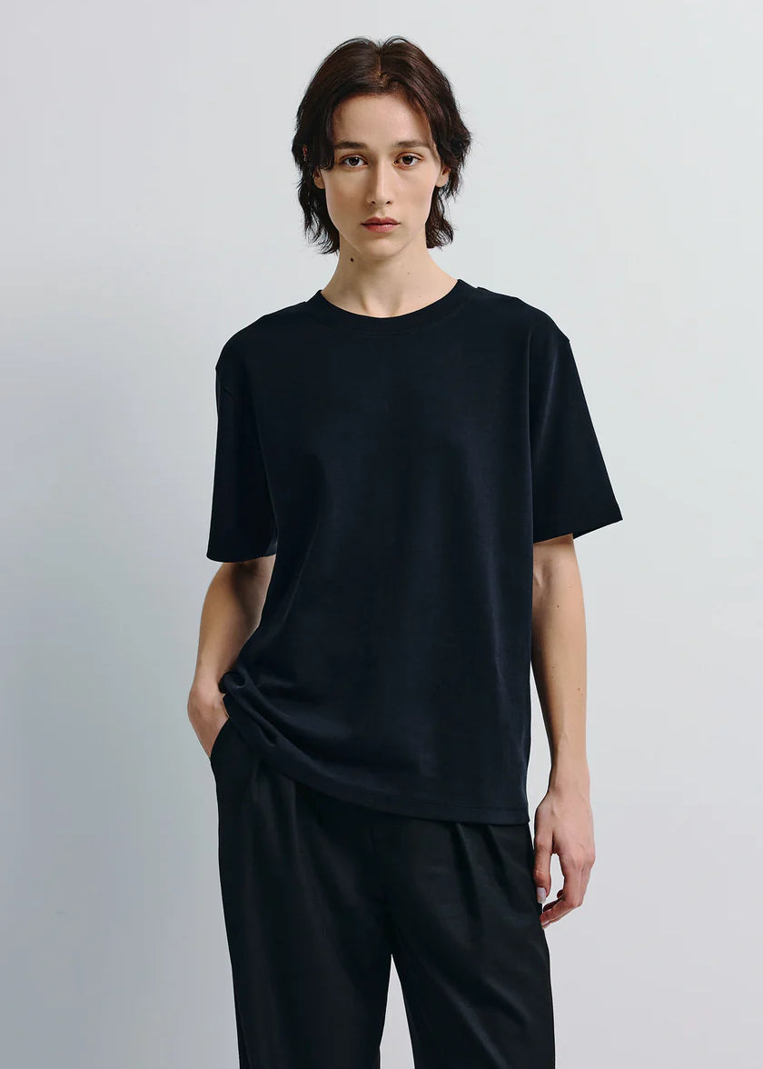 S325TS851_OwenBoxyCrewneckTee_Black_3_840x_1cce046f-0868-47a5-89d7-ae32d76263dc.webp
