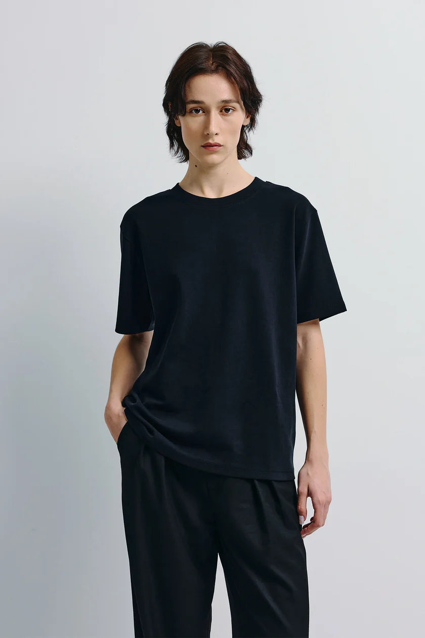S325TS851_OwenBoxyCrewneckTee_Black_3_840x_1cce046f-0868-47a5-89d7-ae32d76263dc.webp