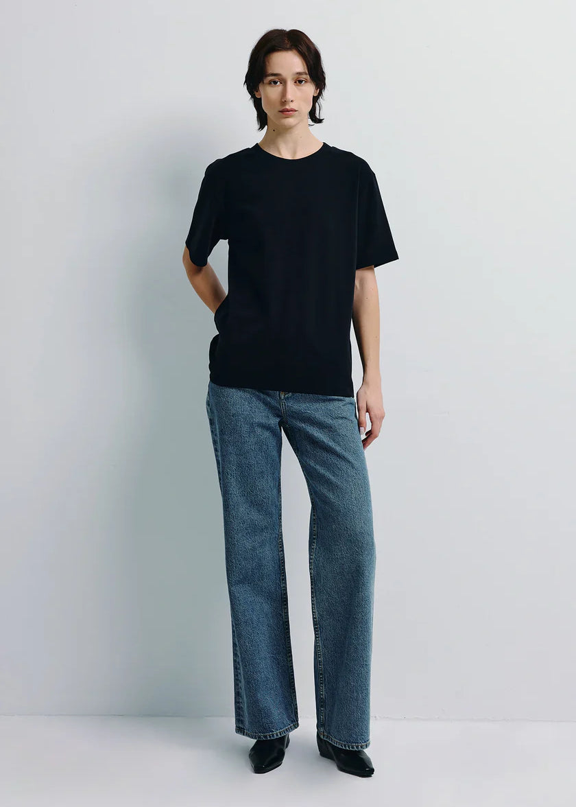 S325TS851_OwenBoxyCrewneckTee_Black_6_840x_f07c0bd4-26f4-4e2a-9038-9ea3447471e2.webp