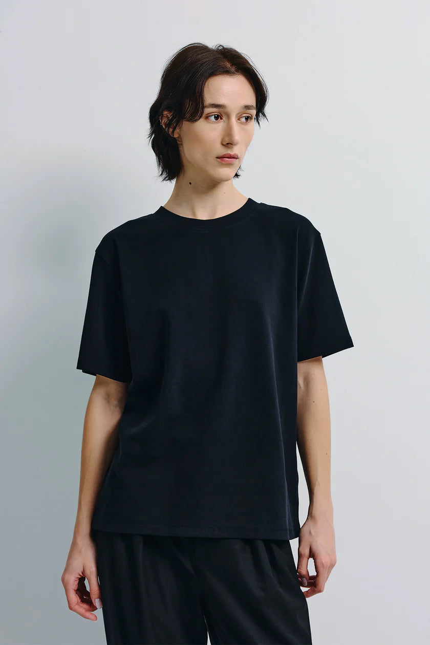S325TS851_OwenBoxyCrewneckTee_Black_7_840x_feda5ee9-38eb-4d61-927d-0bd5030fafba.webp