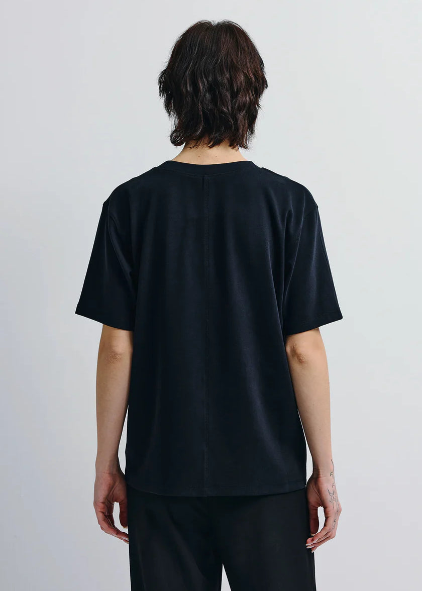 S325TS851_OwenBoxyCrewneckTee_Black_8_840x_38ef9ada-8698-4b0b-bb3e-55eaf2ab2bf1.webp
