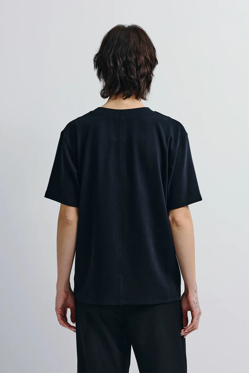 S325TS851_OwenBoxyCrewneckTee_Black_8_840x_38ef9ada-8698-4b0b-bb3e-55eaf2ab2bf1.webp