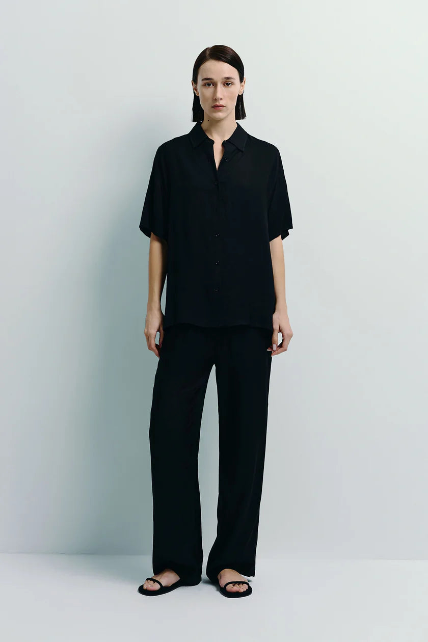 S424TS563_DrayButtonDownShirt_Black_1_840x_48d21aeb-5c06-4879-af42-af15656f60eb.webp
