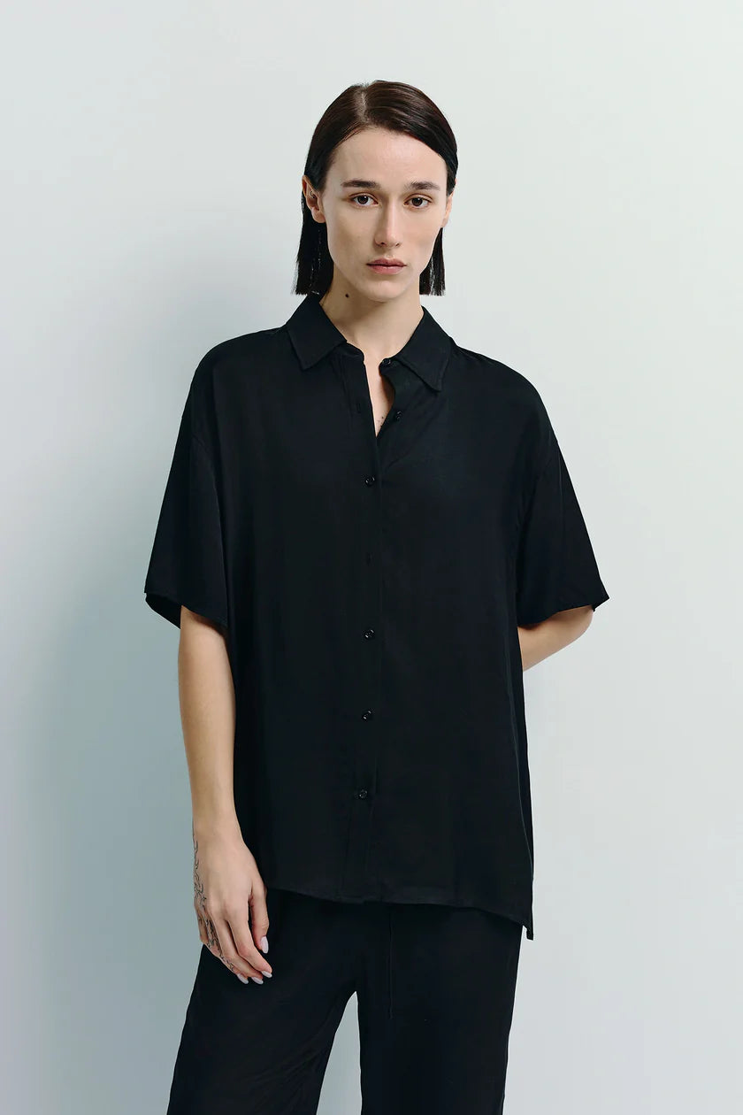 Rue Sophie Black Dray Shirt