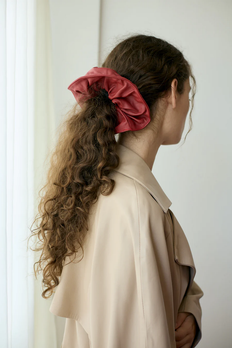 Ayllón Cygne Scrunchie in Rosso