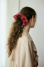 Ayllón Cygne Scrunchie in Rosso