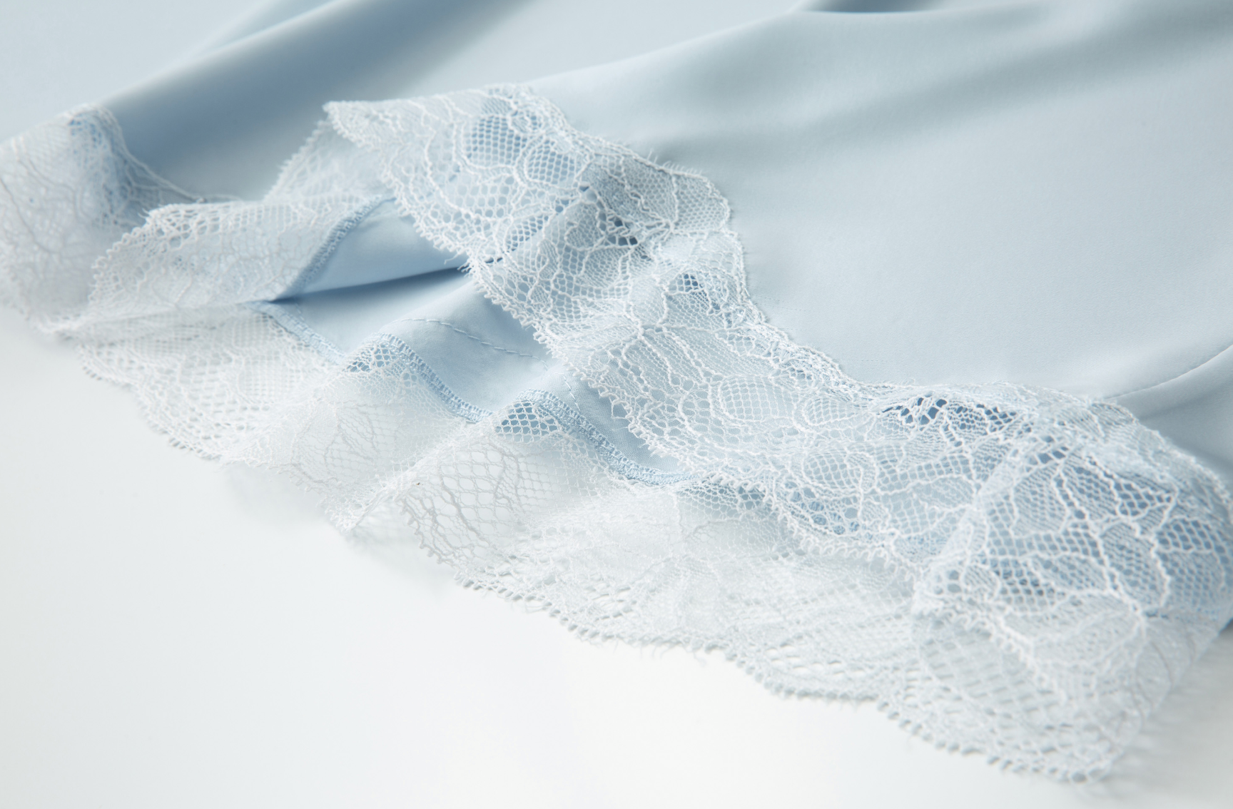 Rue Sophie Alva Lace Hem Skirt