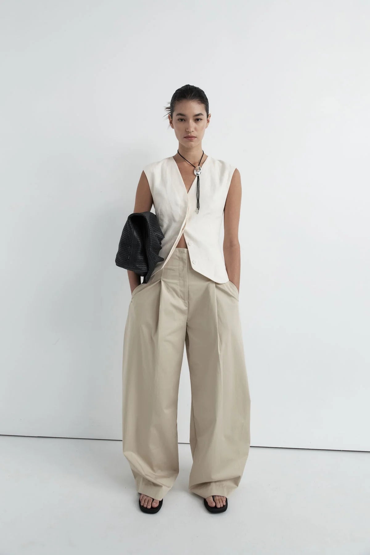 StAgni_Oct.24_Wardrobe_0144_1200x_c9d86e02-fef1-45cb-aa6c-d19c3e6bf857.webp