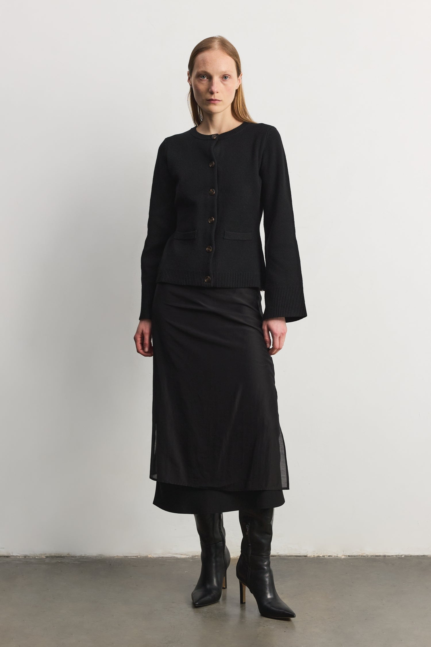 TR3632_BLACK_1_M_1500.jpg