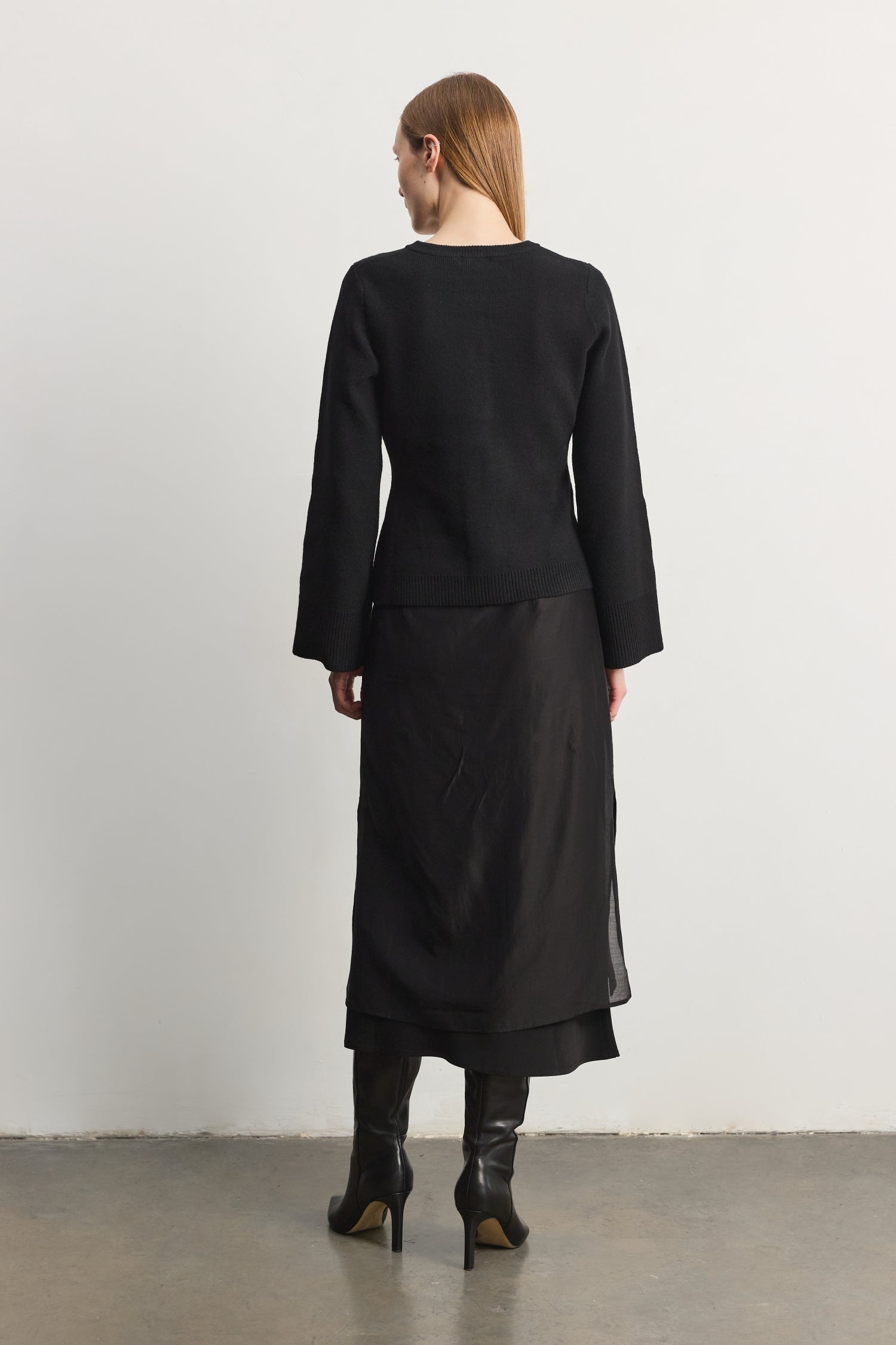 TR3632_BLACK_2_M_1500.jpg