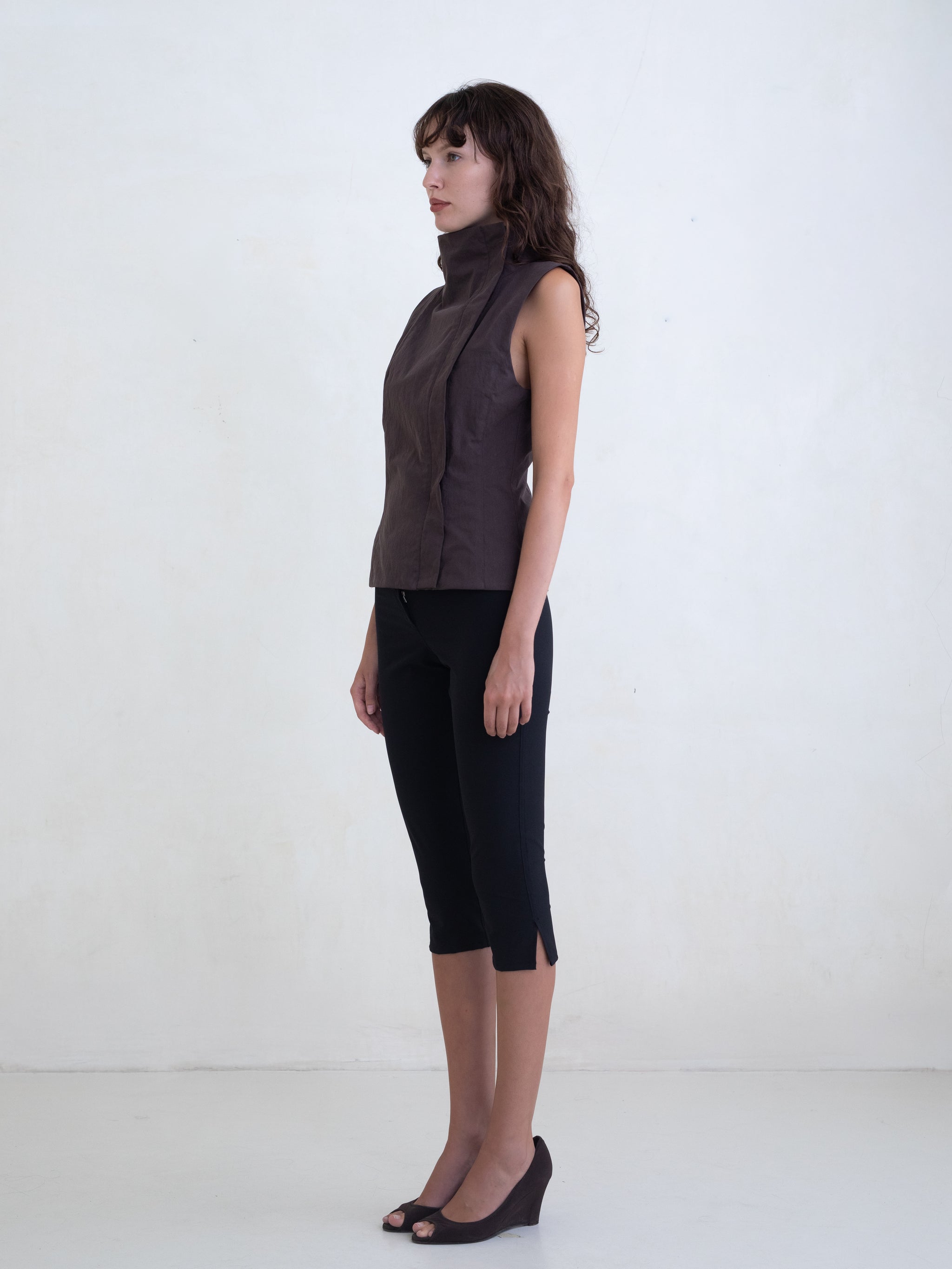 Belle Anna Black Petit Capri