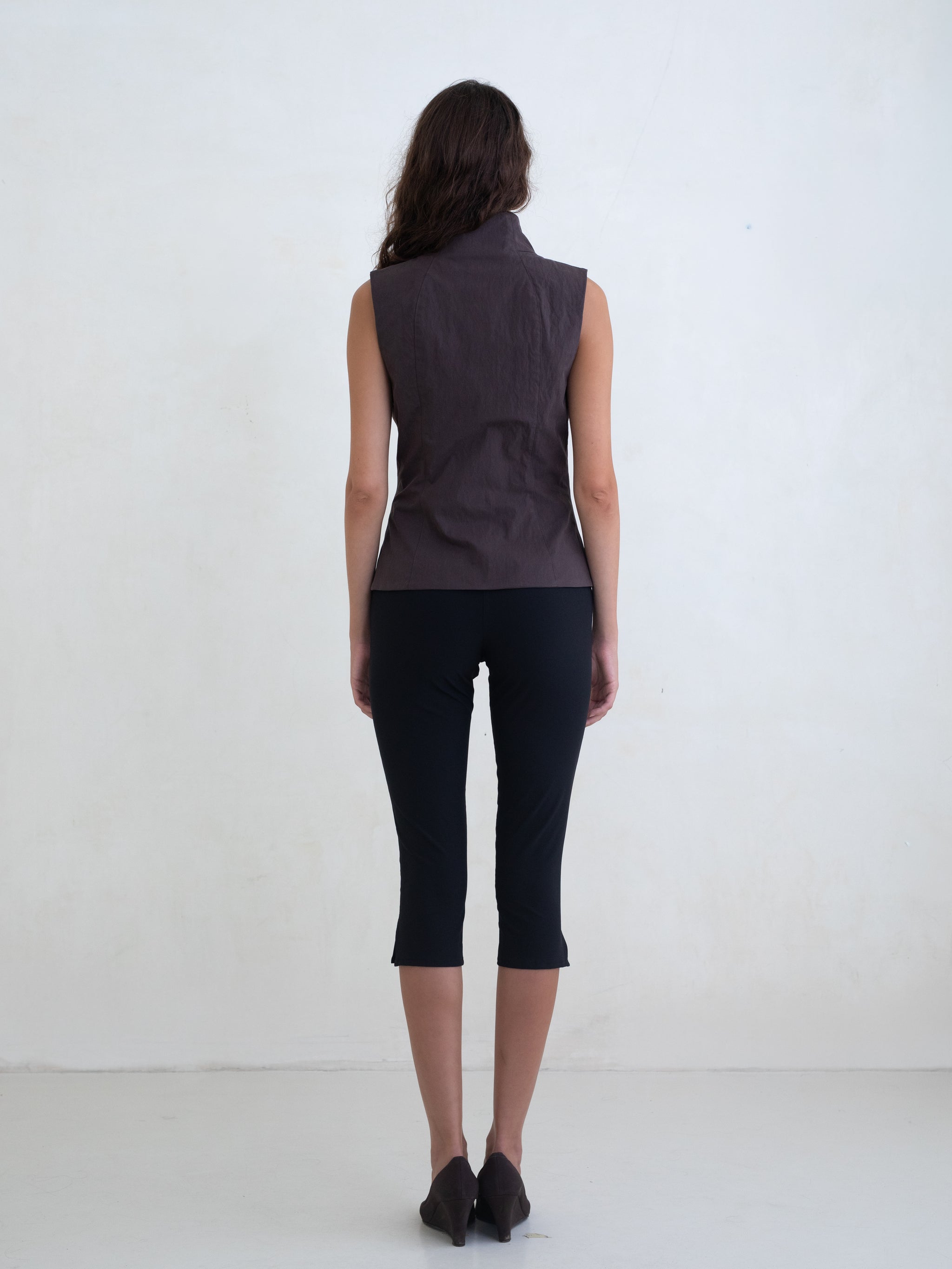 Belle Anna Black Petit Capri