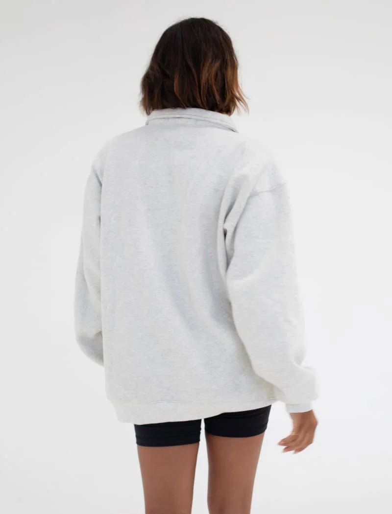 airport-sweatshirt-pearl-gray-back-in-stock-bestseller-feb24-sweaters-rumored-338_2000x_ed978a40-a264-4fd4-afd8-174597e6585a.webp