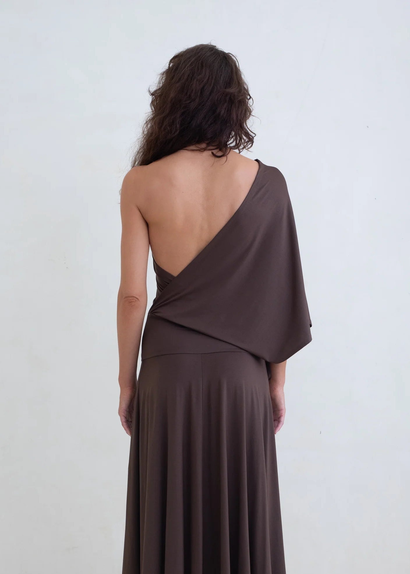arden-dress-brown-back.webp