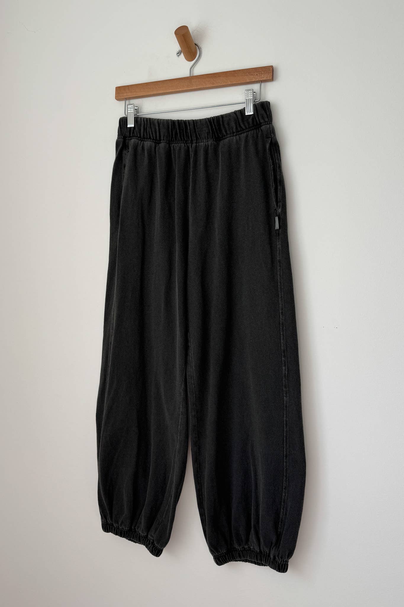 Le Bon Shoppe Balloon Pants in Almost Black