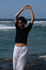 LA RELAXED - Organic Rib V Neck: White / XS