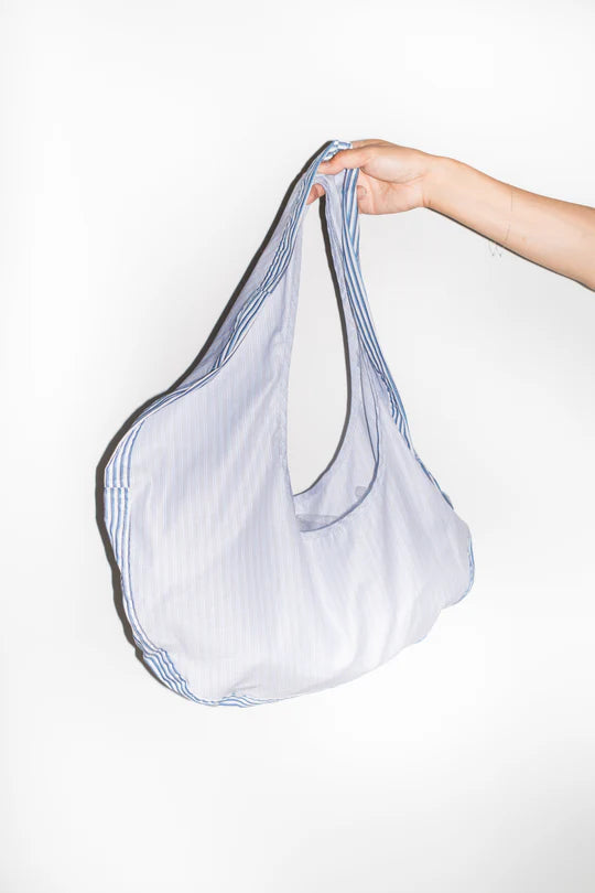 et-tigre-bags-os-innes-tote-in-blue-multi-stripe-33595494891555_540x_4eb048c7-0822-43ee-b1bf-d524057a9e0d.webp