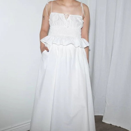 et-tigre-tops-maya-top-in-white-33276423241763_540x_69e6f6fc-b652-418b-8fb4-0d5381044526.webp