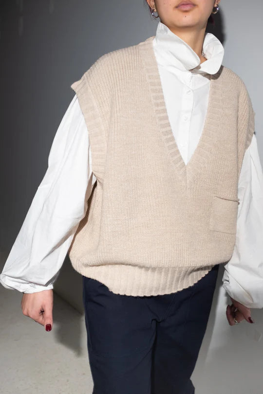et-tigre-tops-oatmeal-o-s-winston-vest-in-oatmeal-31342764359715_540x_9b4cc392-1d64-4bb8-8dc4-bc5f6bdf802a.webp