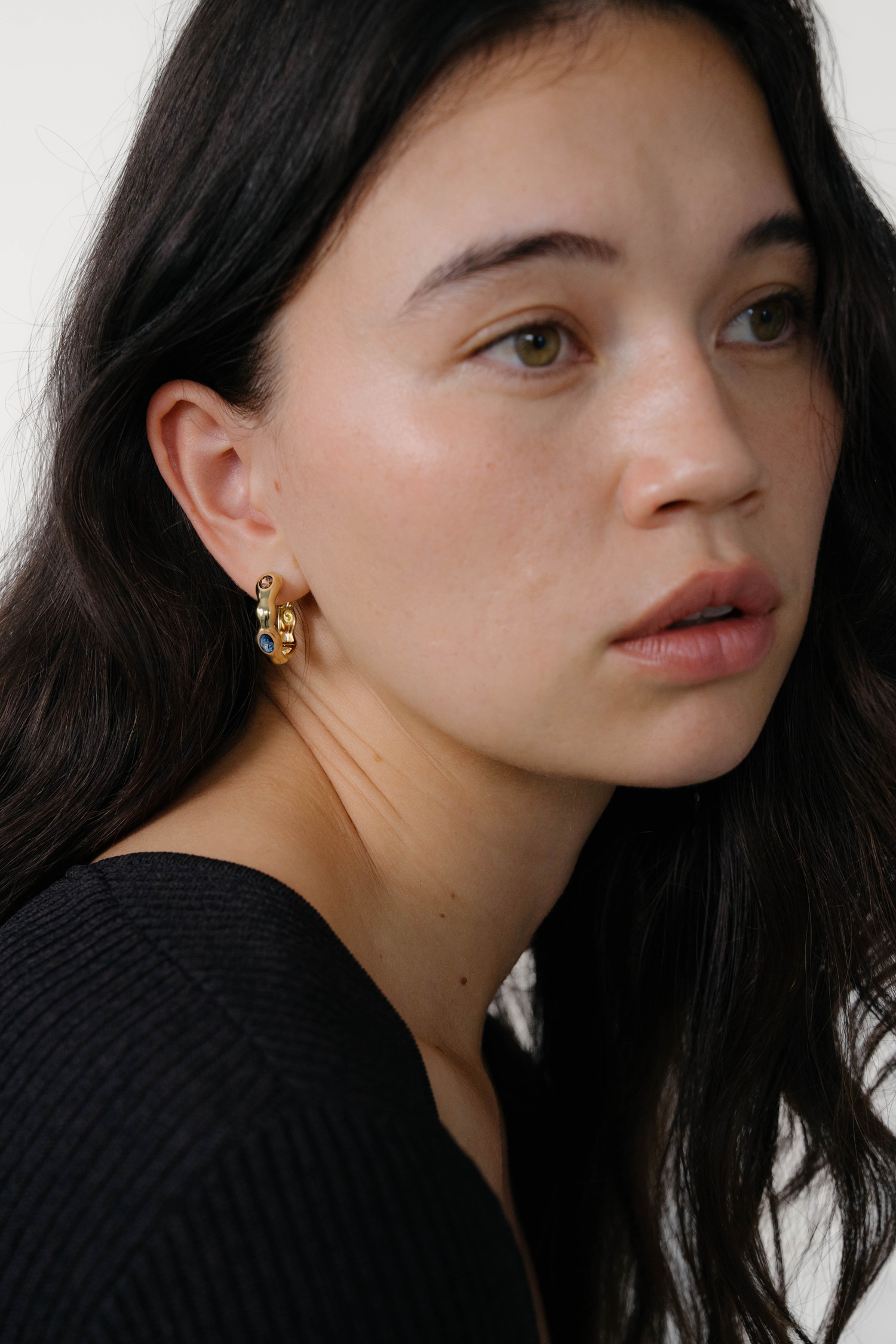 Kara Yoo - Mira Hoops: Gold Plated
