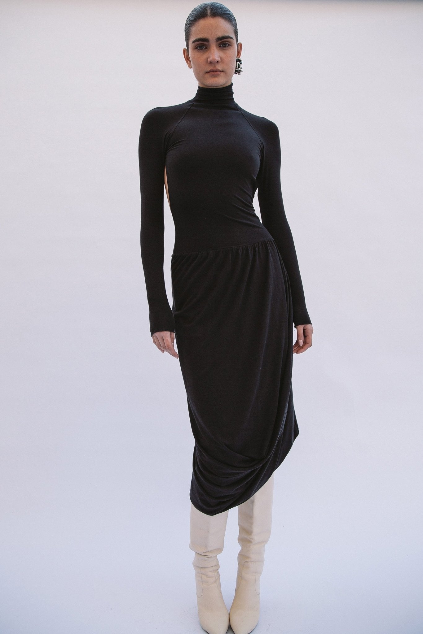 jan-black-the-line-by-k-1020309_fde85256-f991-408d-8c47-345e786ac5a1.jpg